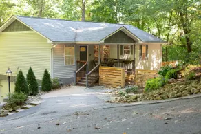 Hot Tub- Hillside Hideaway 15 min to DT & Biltmore - Image 2