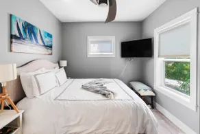 Sunny Lux 1-Bedroom steps from Lake Michigan - Image 2