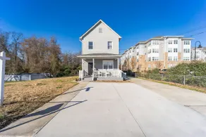 Beautiful 4 Bedroom Home - Image 2