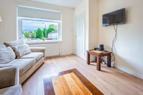 Millfield House - Cosy 2 bed house in Motherwell - Image 2