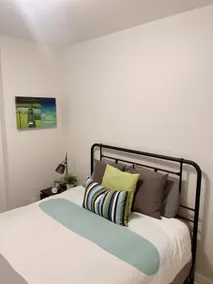 Bright, Clean, Private 1 Bed Suite! - Image 5
