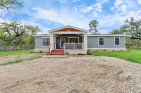 Beautiful 3 Bedroom Ranch house.37 minutes to FIFA - Image 2