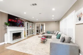 Luxury Stay: Pool, Hot Tub, Sauna & Home Theater! - Image 5