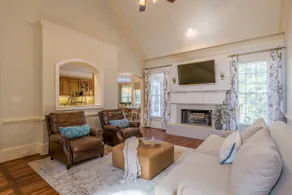 LUXURY Bedding~8 Beds~Fully Stocked Kitchen~Spacious Secluded Estate ~ Sleeps 13 - Image 4