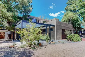 Modern Maison in the middle of Santa Fe - Image 2