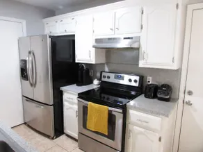 Loving 3 Bedroom Home Close to Downtown Dallas - Image 4