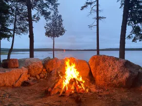 Lakeside rustic retreat - Image 3
