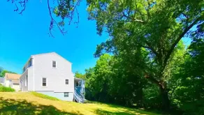 Bright & Cheerful 3 Bed suite w/ Free Parking - Image 5
