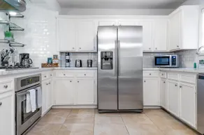 SERENE BOHEMIAN MANOR|FAMILY RETREAT|4BD 2.5BA - Image 3