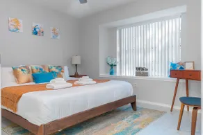 SERENE BOHEMIAN MANOR|FAMILY RETREAT|4BD 2.5BA - Image 4