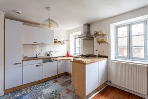 Friendly & spacious duplex in the hypercenter - Image 4