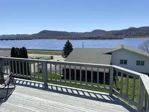 A fully remodeled home overlooking Mississippi River in a charming river town! - Image 3