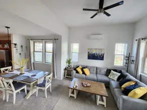Brand New 4BHK Home! Ocean and Mountain View! - Image 2
