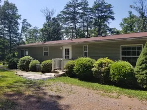 Cozy secluded 3 bedroom 2 bath with outdoor hottub - Image 2