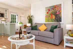 Luxury Cottage - Apple Pie Luxury Escapes - Image 2