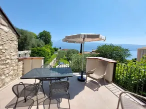 Two-room apartment with terrace, swimming pool, and lake view - Image 4
