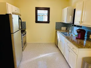 Comfy Bohemian East Side Bungalow - Image 4