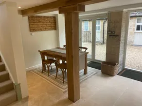 Beautiful, recently renovated two bedroom cottage - Image 3