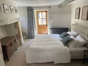 Beautiful, recently renovated two bedroom cottage - Image 5