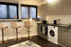 Main Door 1 bedroom apartment Leith Tram Station - Image 2