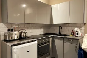 Main door 1 bedroom apartment Leith Tram Station - Image 3