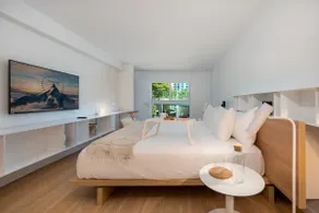 Deluxe One Bedroom (1200 SQFT) Beach Service - Image 5