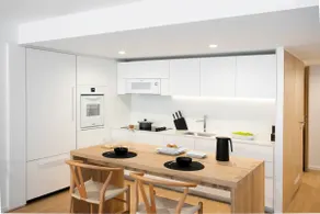 Deluxe One Bedroom (1200 SQFT) Beach Service - Image 2