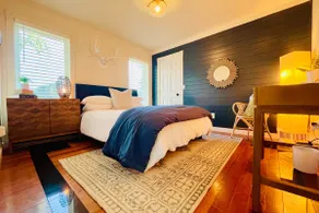 The Lofts @ The Indigo | Stylish Retreat | Bright - Image 5
