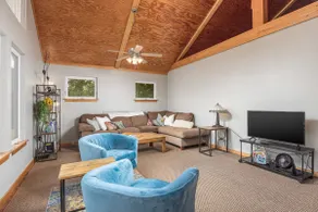 The Peaceful Perch One Bed home on an organic farm - Image 3