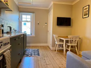 Marine Lodge: 19th century granny flat by the sea. - Image 2