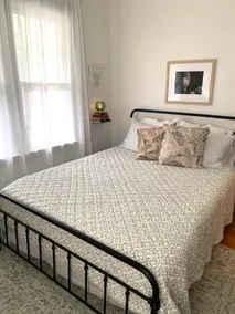 Entire 2 Bedroom Cottage Near Downtown St. Paul - Image 2
