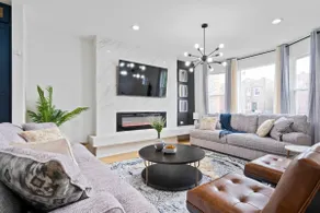Great location! Spacious 6BD Home + Garage! - Image 3