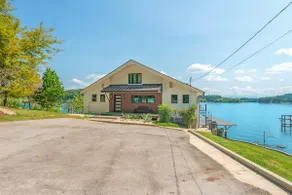 Lavish Lake Getaway W/180* Views+ Boat Dock - Image 2