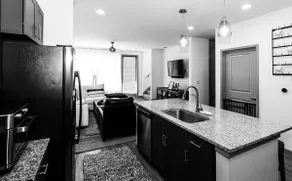 Lovely 2-bedroom Townhome - Image 4