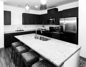 Lovely 2-bedroom Townhome - Image 5