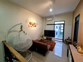 Beautiful Home with Private Pool - Image 3
