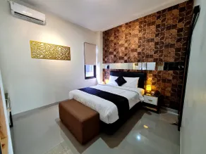 Beautiful Home with Private Pool - Image 4