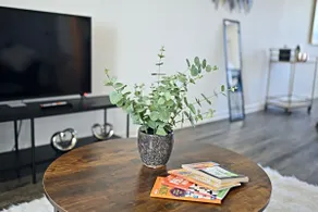 Stylish Modern Home - Image 5
