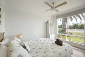 The Lazy Palm Beach Shack—Retro-Coastal Charm - Image 3