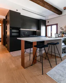 1-bedroom design apartment with panoramic view - Image 2