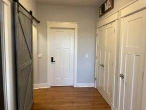 Modern farmhouse 1 bedroom apartment. - Image 3