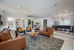Relax with Style - Great Location and Amenities - Image 2