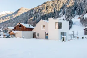 Ski-in ski-out - Perfect for families of 2-5 people - Image 2