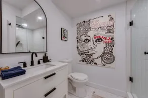 Beautiful Suite in Historic Cabbagetown - Image 4