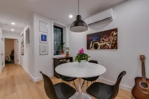 Beautiful Suite in Historic Cabbagetown - Image 2