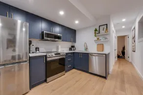 Beautiful Suite in Historic Cabbagetown - Image 3