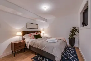 Beautiful Suite in Historic Cabbagetown - Image 5