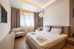 Soho Exclusive 2BDR Super Central Luxury Unit! - Image 3