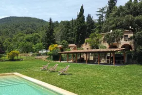 Rural villa 'Mas Corbella' for 25+ people - Image 2