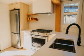 Laneway Cottage at Croteau Beach - Image 2